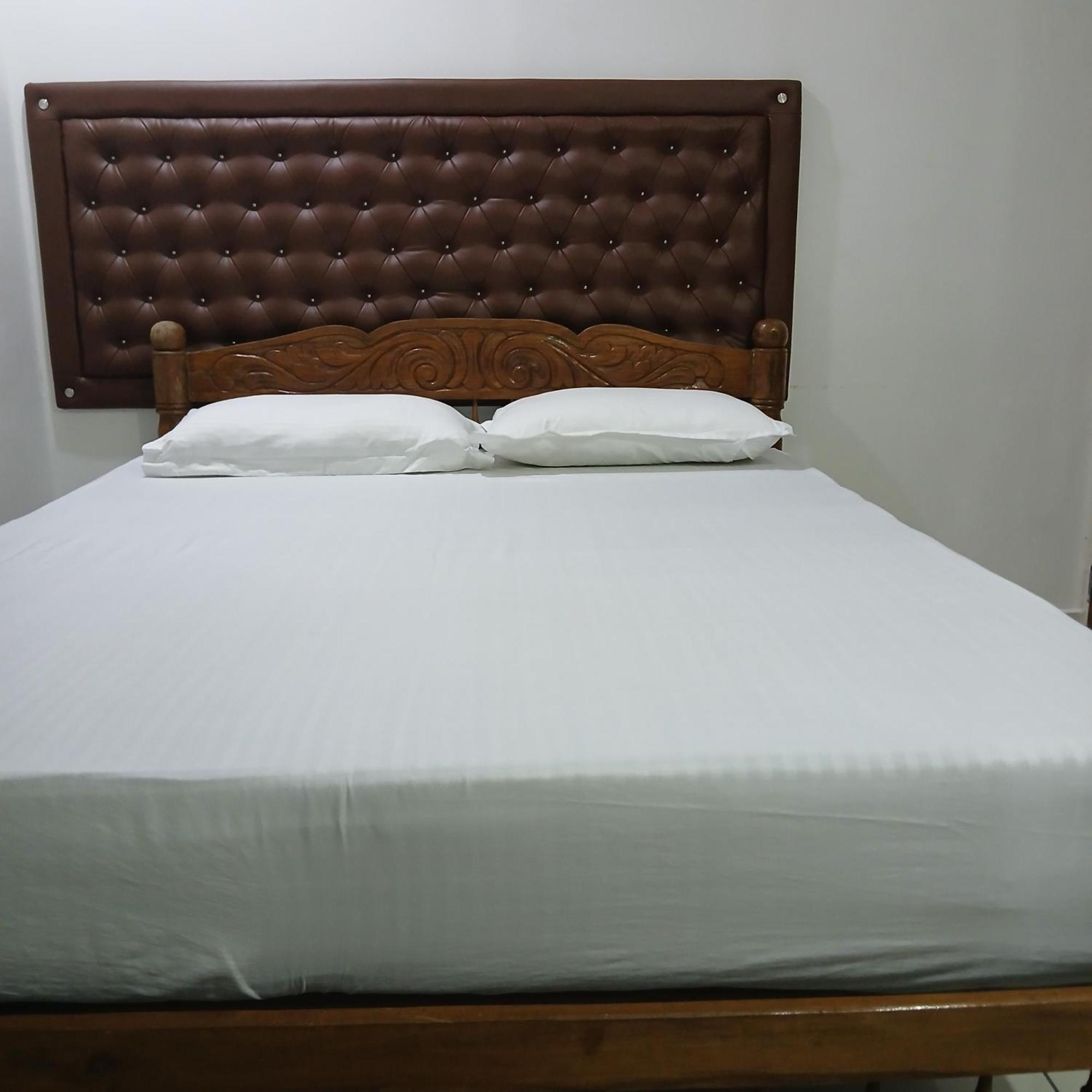 Annies Inn Homestay Kochi Eksteriør billede